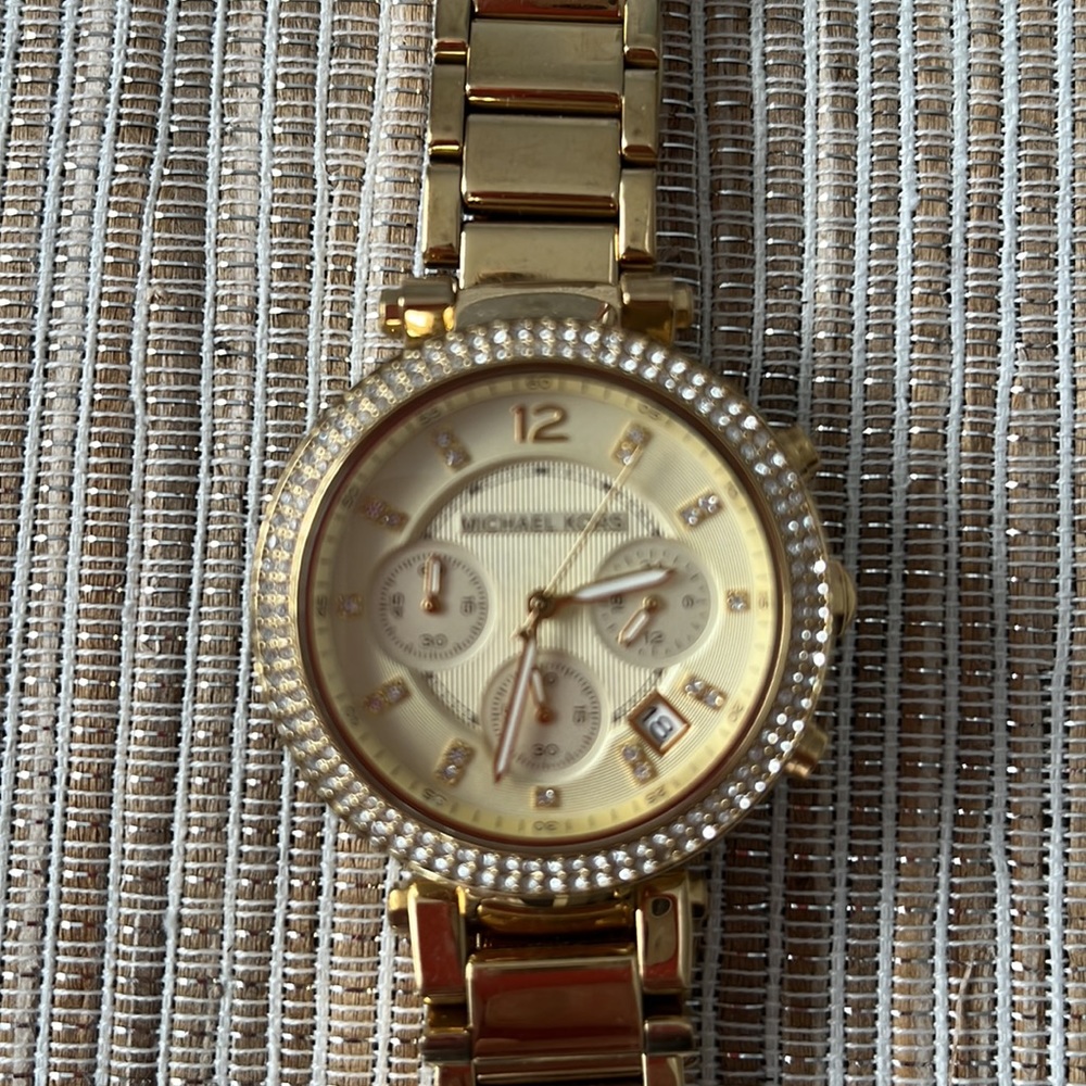 ⭐️ Preowned Michael Kors Watch⭐️
